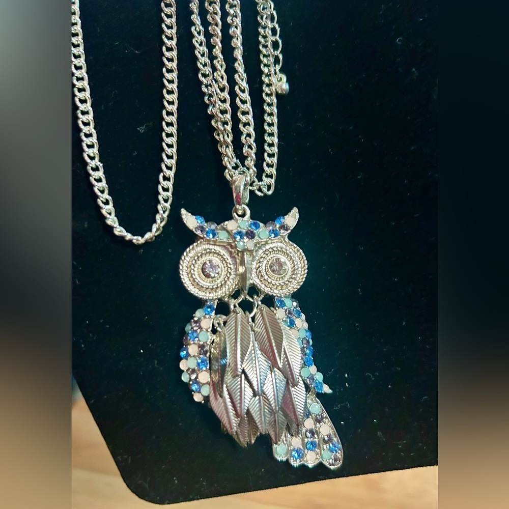 SET of Owl Spirit Animal Articulated Feathers Pendent Necklace w/ FREE EARRINGS‌ - Picture 3 of 7